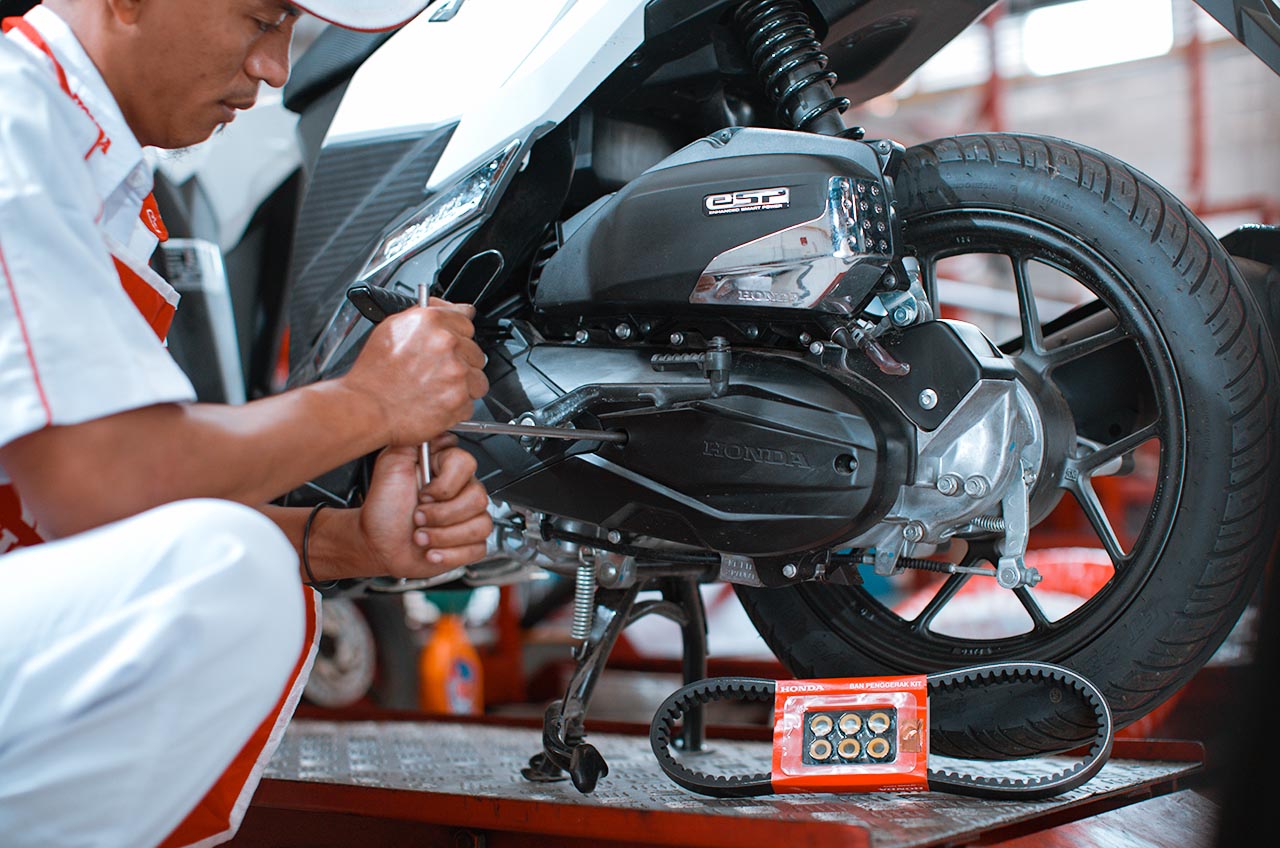 Servis Motor Secara Berkala, Ini Manfaatnya!