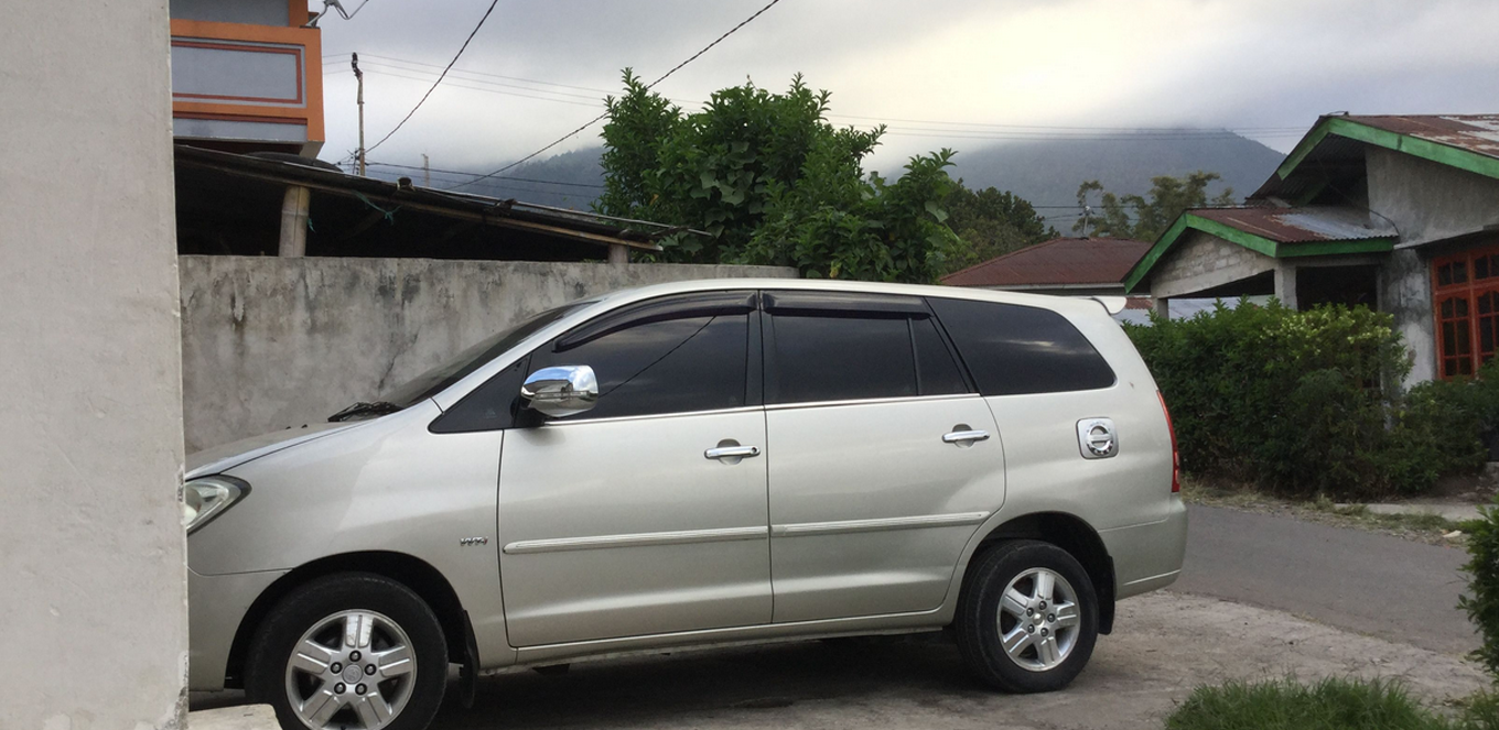 Mobil Parkir Selama PPKM Darurat, Rem Tangan atau Ganjal ?