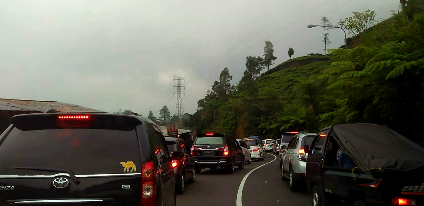 Efek PPKM Sering Kena Macet ? Rawat Mobil Dengan Cara Ini