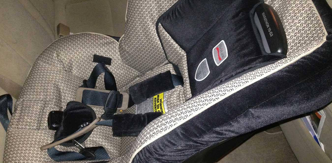 The importance of seat belts and to keep the childseat activity safely