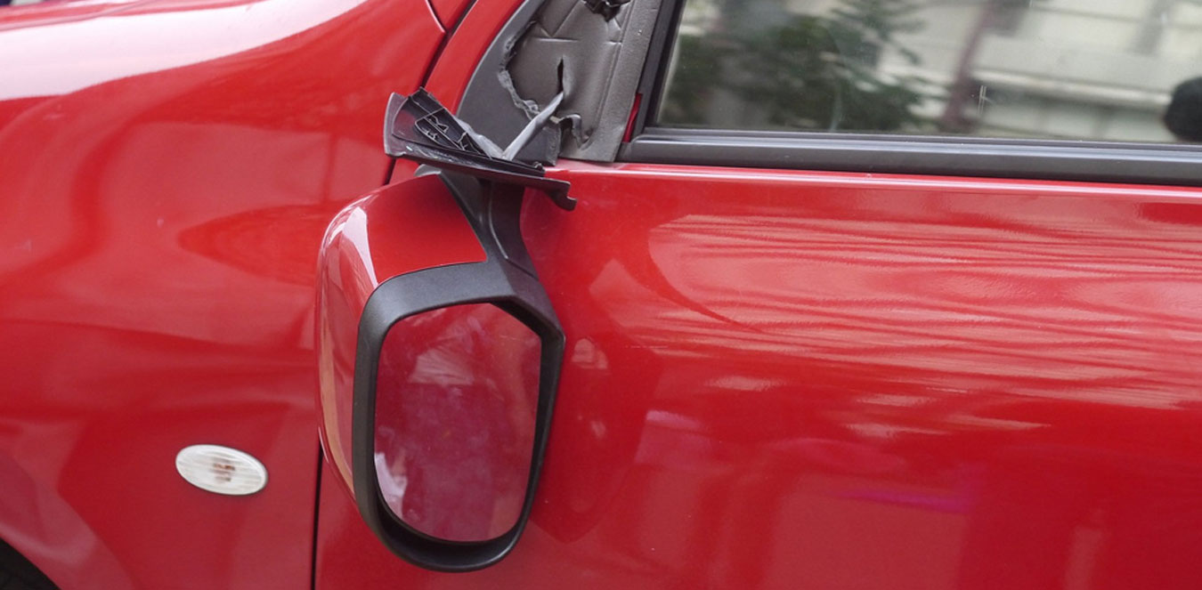 Partial Loss Insurance that Protects Broken Glass and Rear View Mirror on Favorite Cars