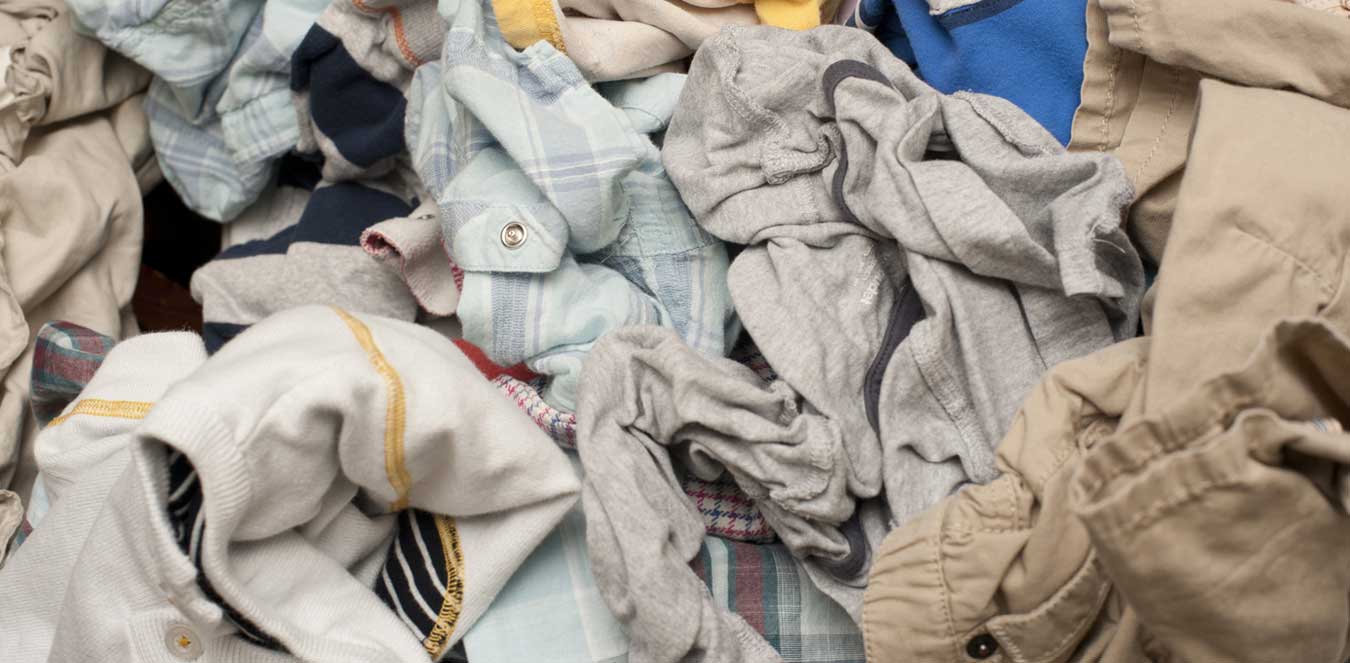 Tumpukan Cucian Pakaian Kotor Dan Bahayanya Bagi Kesehatan