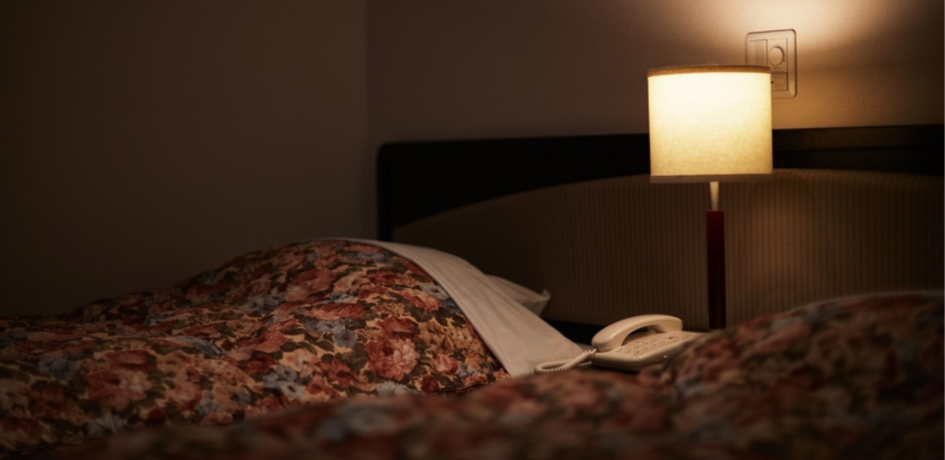 Tidur Dengan Lampu Mati Lebih Baik? Simak Penjelasannya!